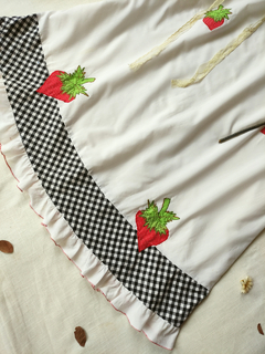 Camisola branca longa moranguinhos - P/M - Themargare