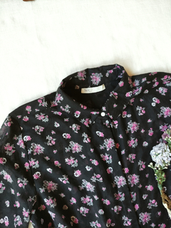 Camisa preta e floral de voil - M/G