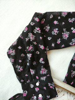 Imagem do Camisa preta e floral de voil - M/G