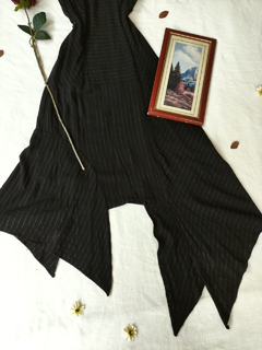 Vestido preto assimétrico Rubinella - P