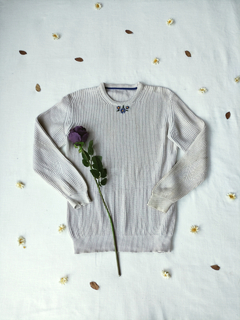 Suéter de tricot creme bordado a mão - G