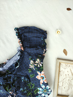 Blusa cropped azul floral camponesa - M - comprar online