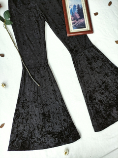Calça preta de veludo molhado flares - M/G - Themargare