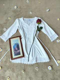 Blusa branca alongada de algodão com renda - M/G - Themargare