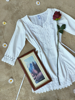 Blusa branca alongada de algodão com renda - M/G - loja online