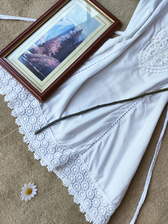 Blusa branca alongada de algodão com renda - M/G na internet