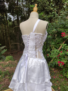 Vestido noiva de tule branco e voil e cetim - M na internet