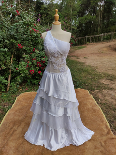 Vestido noiva de tule branco e voil e cetim - M