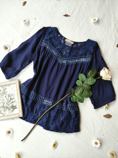Imagem do Blusa marinho com renda Lisa - M