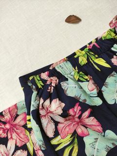 Saia shorts longa mullet marinho floral -M na internet