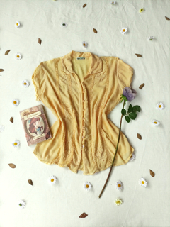 Blusa amarelinha de botões bordada indiana - GG - comprar online