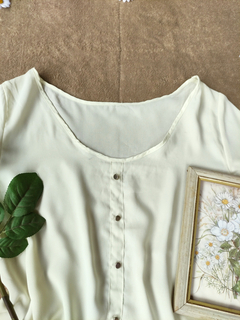 Blusa off white mangas flares delicada - M na internet