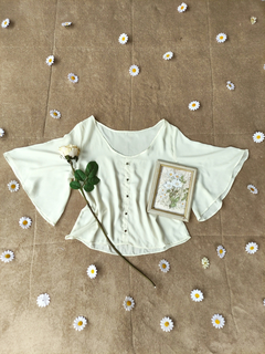 Blusa off white mangas flares delicada - M
