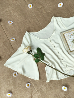 Blusa off white mangas flares delicada - M - comprar online