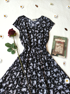 Vestido preto floral boneca - M na internet