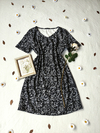 Vestido preto e branco floral boneca - G