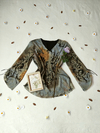 Blusa vintage bege floral mangas flares - G