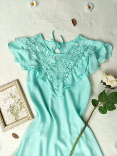 Blusa verde de babados com tule e pérolas - M - Themargare