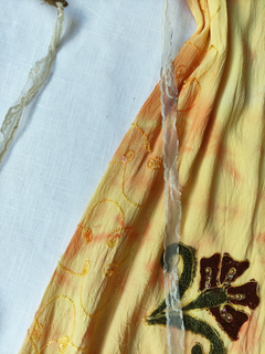 Vestido amarelo indiano bordado - M - Themargare