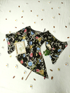 Blusa social preta floral assimétrica flares - G