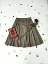 Saia midi vintage de pregas com bordado a mão -