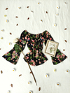 Blusa preta flora mangas flares ombro a ombro - M/G