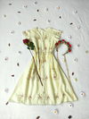 Camisola/penhoar vintage amarelinho bordado de botões - M