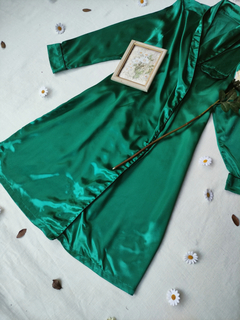 Robe de cetim verde transpassado - XG - loja online