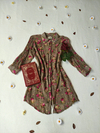 Camisa alongada amassadinha marrom floral - P