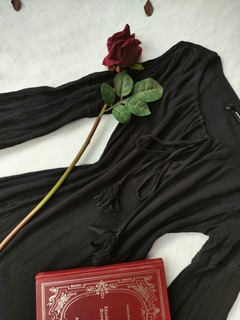 Vestido/Blusa alongada preta amassadinha Amaro - P na internet