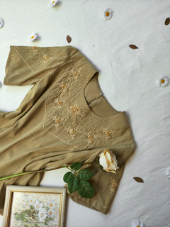 Camisa/blusa social bege caqui bordada - G - comprar online