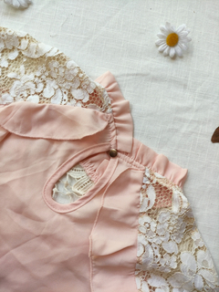 Camisa rose princesa com renda e frufru - M - Themargare