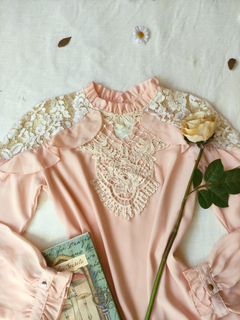 Imagem do Camisa rose princesa com renda e frufru - M