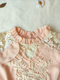 Camisa rose princesa com renda e frufru - M - comprar online