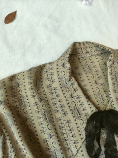 Camisa bege vintage clássica - M - comprar online