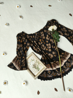 Imagem do Blusa preta/mostarda floral ciganinha - P
