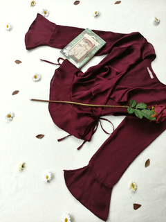Blusa acetinada bordô transpassada - G - Themargare