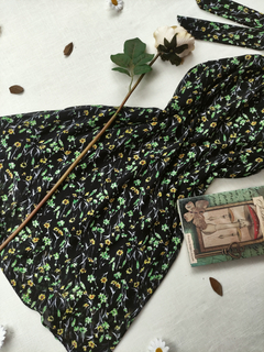 Imagem do Vestido preto floral gola alta - P/M