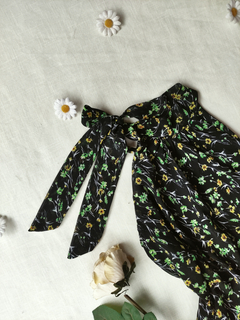 Vestido preto floral gola alta - P/M - Themargare