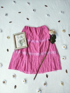 Saia midi rosa amassadinha com rendinhas - M