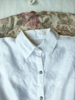 Imagem do Camisa vintage bordada branca de linho - XG