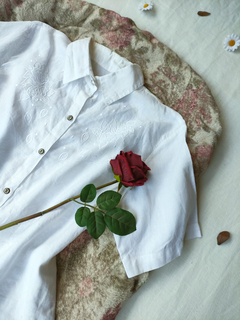 Camisa vintage bordada branca de linho - XG