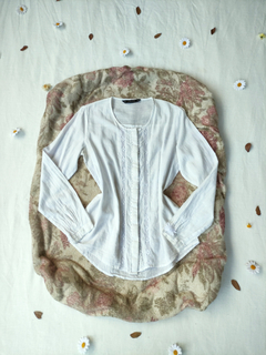 Camisa de cambraia zaza com rendinhas - P/M na internet