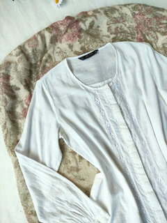 Camisa de cambraia zaza com rendinhas - P/M
