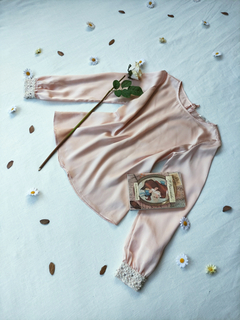 Camisa rose acetinada punhos de pérola - M - comprar online