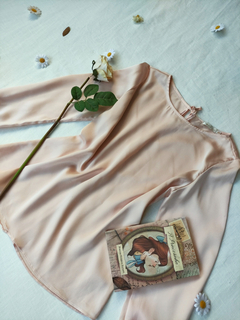 Camisa rose acetinada punhos de pérola - M na internet