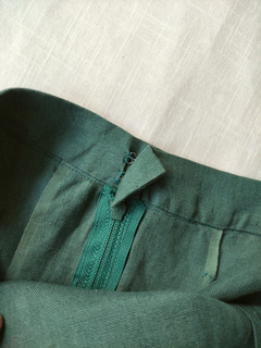 Saia midi vintage verde de linho bordada a mão - M - Themargare