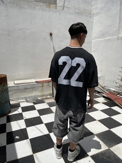 Remera de hilo “22”