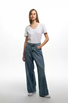 REMERA ESSENTIALS (Doll Store)