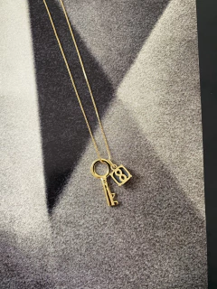 COLAR PORTAL ONIX na internet